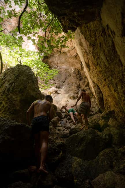 Palaiokastritsa: Coastline and Blue Caves Speedboat Tour - Liapades Bay and the Long Lunch Stop