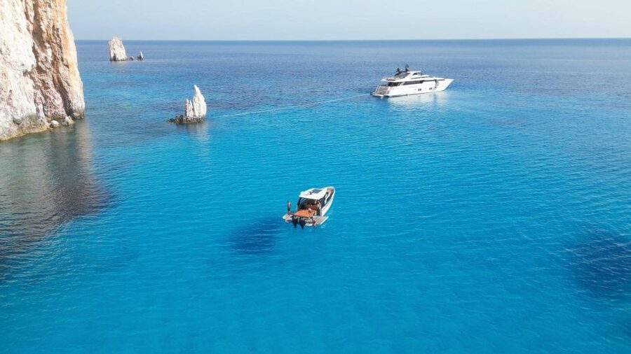 Paros: Private Paros and Antiparos Luxury Speedboat Tour - Who will enjoy this cruise most