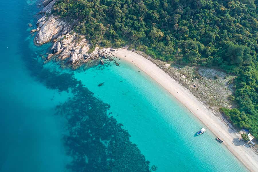 Pattaya: Private Speedboat Tour to Koh Phai with Activities - Arriving at Koh Phai