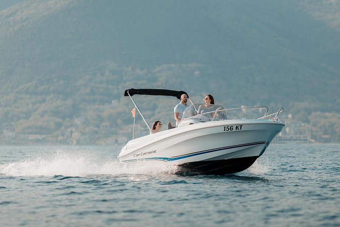 Personalized private speed boat tour - Two to three hours for a better balance