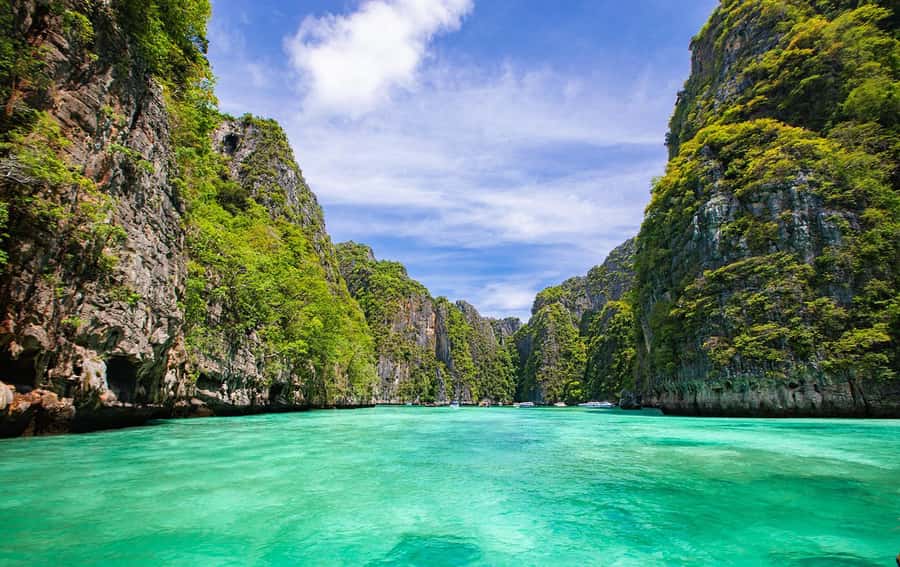 Phi Phi: Full-Day Phi Phi Islands & Sunset Tour by Speedboat - Monkey Beach and Shark Point set the pace