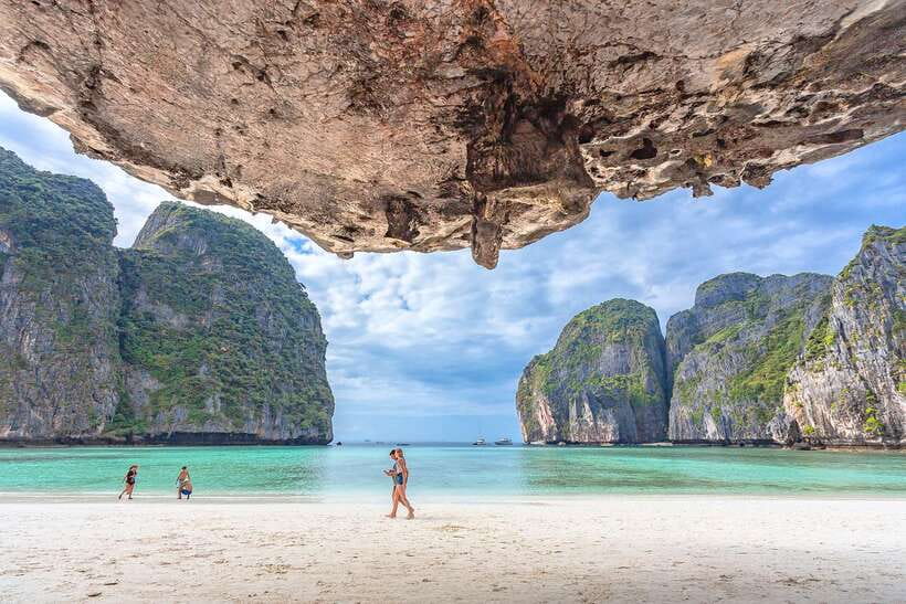 Phi Phi Highlight: Full-Day Island by Speedboat or Catamaran - Who Will Get the Most From This Day