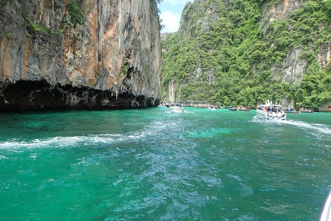 Phi Phi Islands and Maya Bay Tour by Speedboat from Krabi - Pileh Bay is the best water stop
