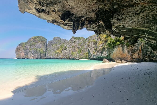 Phi Phi Islands Exclusive Tour by Speedboat from Koh Yao Yai - Pileh Bay: emerald water and lunch onboard