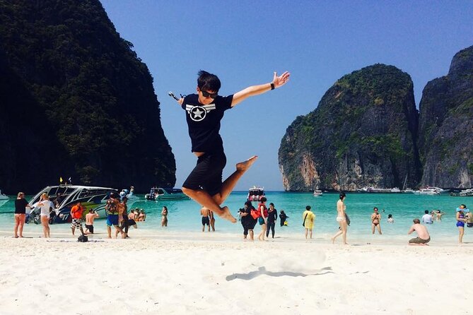 Phi Phi Islands & Maya Bay: Premium Service & All-Day Food - Speeding toward Phi Phi Leh