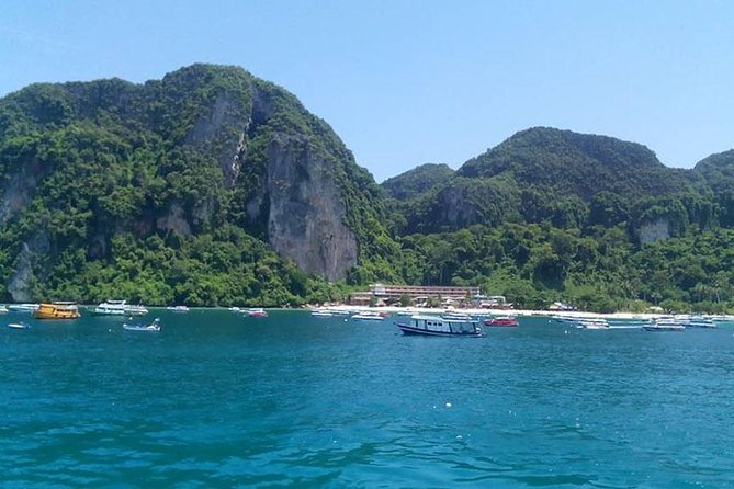 Phi Phi Islands One Day Tour by Speedboat From Phuket - Arriving at Phi Phi Don