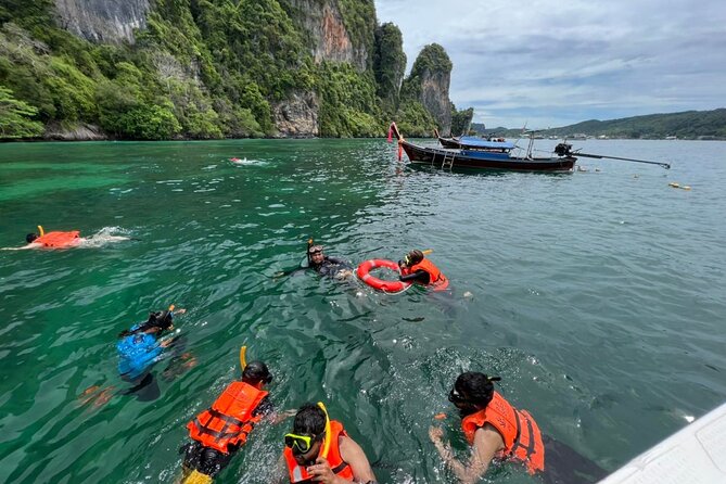 Phi Phi Islands Speedboat Full-Day Tour from Phuket+ Buffet Lunch - Phi Phi Don brings lunch and a little free time