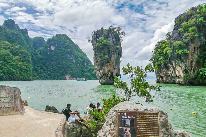 Phi Phi Islands Speedboat Tour: Khai & Maya - Viking Cave and the view from the boat