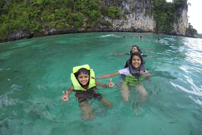 Phi Phi & Khai Islands Speedboat Tour from Phuket with Snorkeling - What This Phi Phi and Khai Island Day Is Really Like