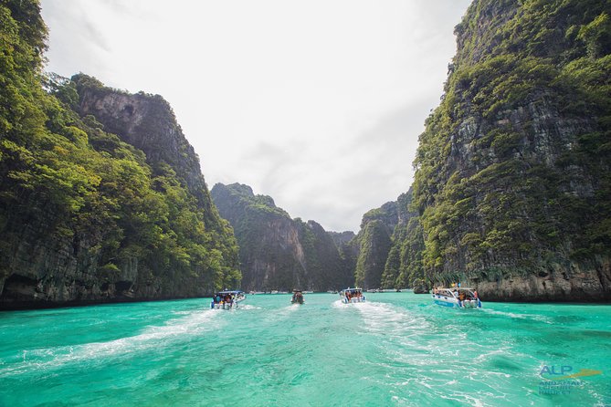 PHI PHI & MAYA & BAMBOO Premium Catamaran Max 28 pax - Snorkeling near Phi Phi Don
