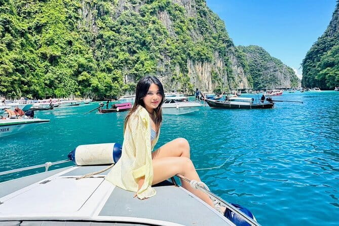 Phi Phi, Maya & Khai. One day trip by speed boat. - Two hours on Phi Phi Don for lunch