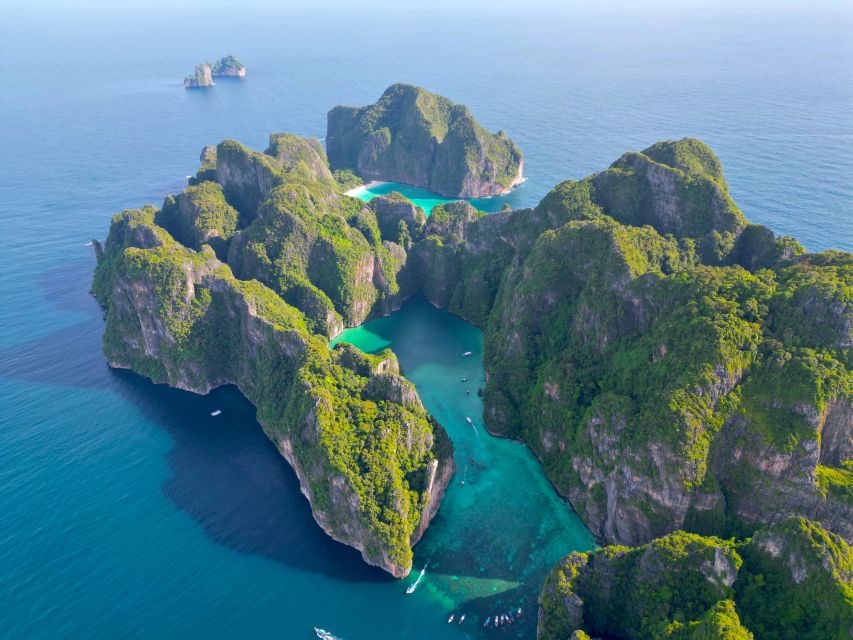 Phi Phi: Morning Speedboat Tour to Maya Bay with Snorkel - Boat comfort, timing, and the group experience