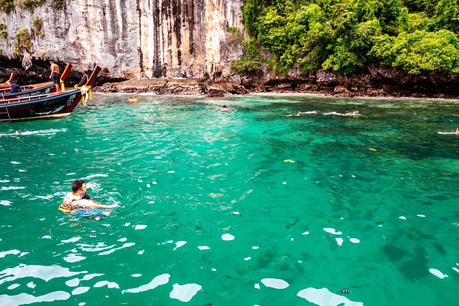Phi Phi Snorkeling Early Day Trip, Speedboat - Phuket Sail Tours - Lunch on Phi Don Island