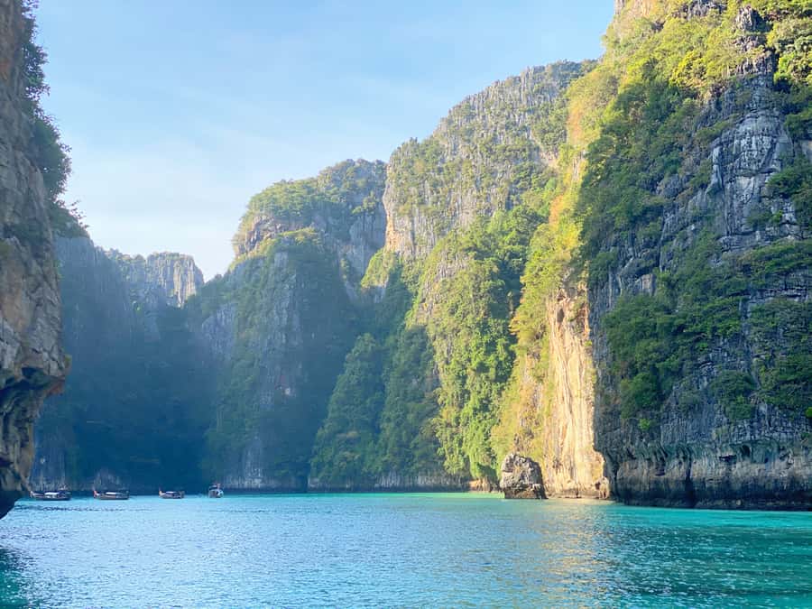 Phi Phi: Sunrise & Beat The Crowds to Maya Bay by Speedboat - Swimming at Pileh Lagoon