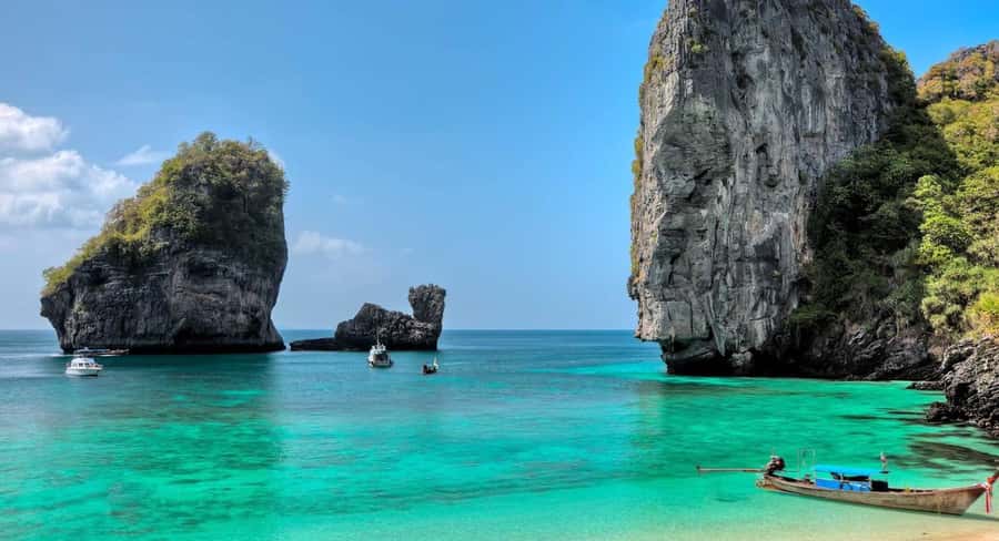 Phi Phi: Sunrise & Beat The Crowds to Maya Bay by Speedboat - What the $76 price covers