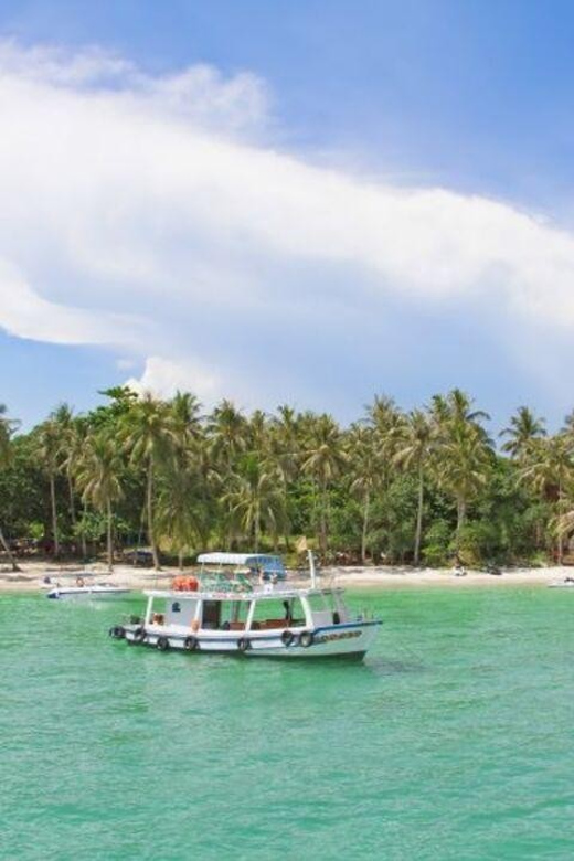 Phu Quoc: 4 Island Hopping, Speedboat, Cable Car, Water Park - Gam Ghi Island: your first coral-reef stop