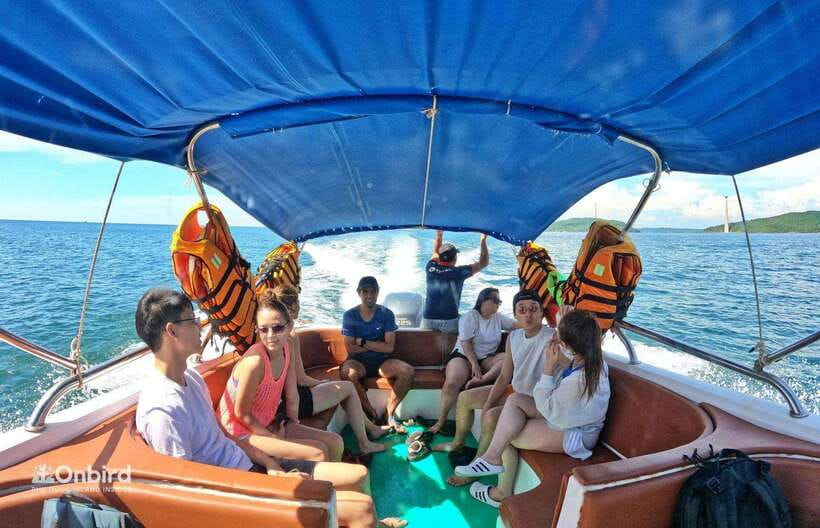 Phu Quoc: Speed Boat Tour 4 Islands - 2 Reefs Snorkeling - The first reef: a gentle start with fish and practice