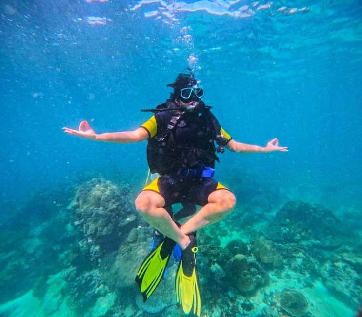Phuket: 3 Khai Islands Speedboat Tour- Snorkeling & Relaxing - Food, guides, and the human side of the trip