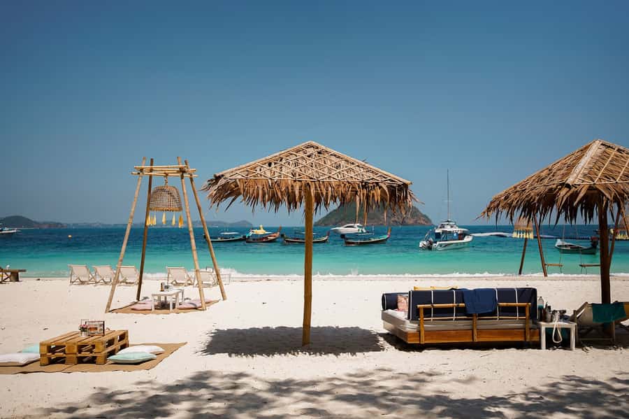 Phuket: Banana Beach Speedboat Island Experience with Lunch - Lunch with an important warning