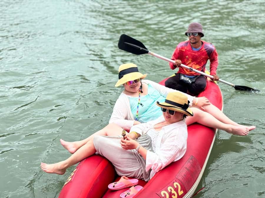 Phuket: James Bond 5 Islands Speedboat Tour with Lunch - Lunch at the floating village of Ko Panyi
