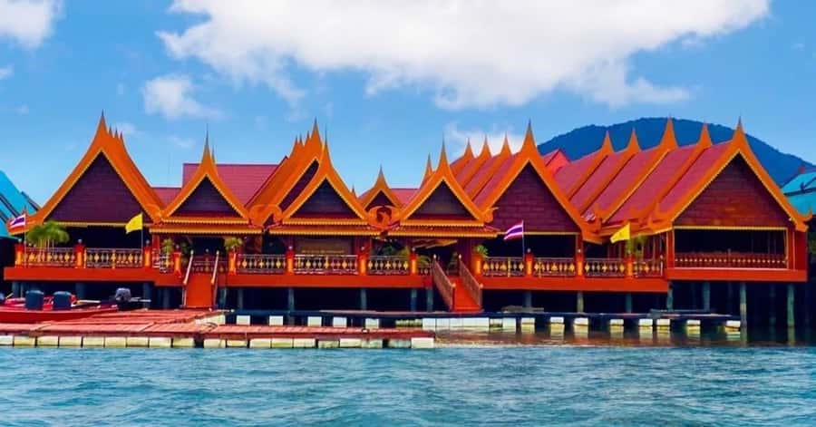 Phuket: James Bond 5 Islands Speedboat Tour with Lunch - The secret island beach gives you breathing room