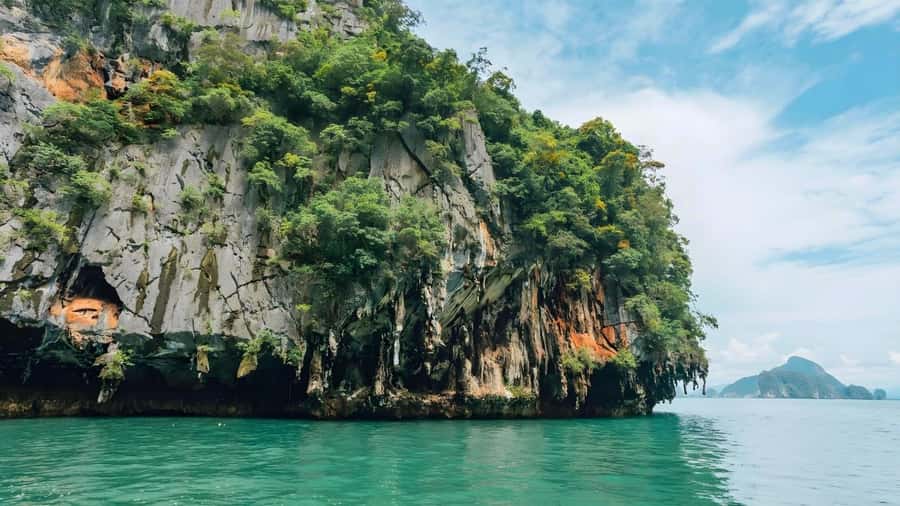Phuket: James Bond Island Day Trip by Speed Boat with Lunch - Lunch at Panyee’s stilt village