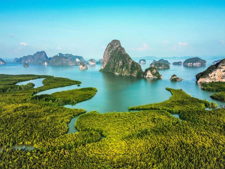 Phuket: James Bond Island Speedboat Tour with Canoeing - Panyee Island brings the human story