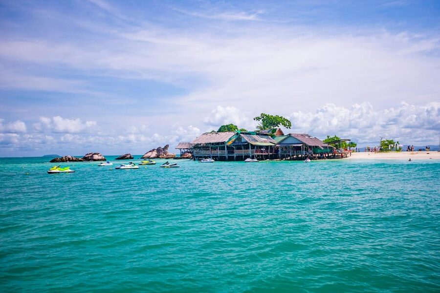 Phuket: Khai Islands Premium Speedboat Half Day Adventure - The final Khai Islands stop