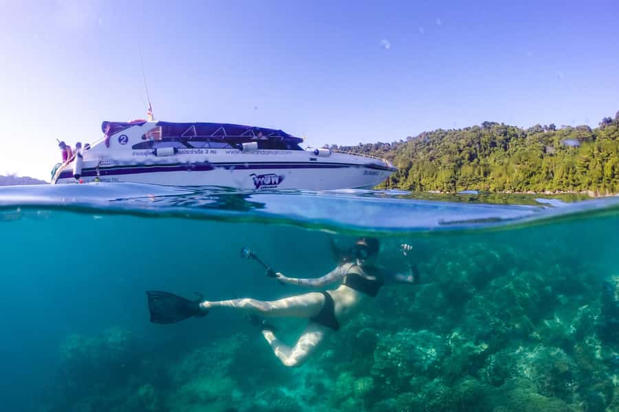 Phuket/Khao Lak: Speedboat Snorkel Tour to Similan Islands - Koh Bangu reveals the reef at Breakfast Bend