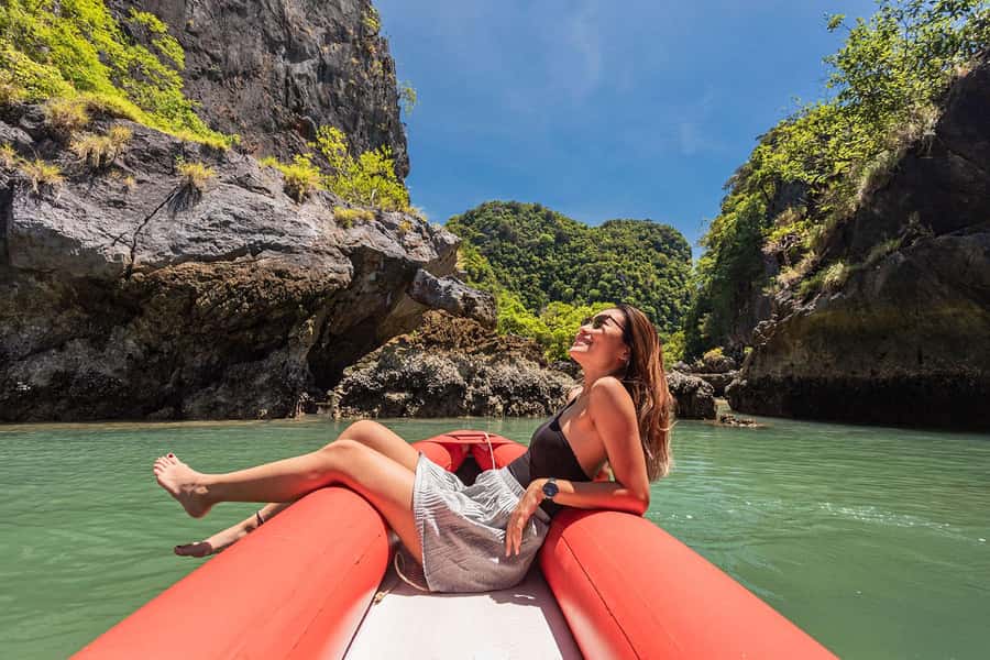 Phuket: Lazy Khao Phing Kan & Yao Islands Speedboat Day Tour - Lunch above the water at Panyee Island