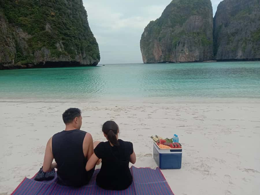 Phuket: Phi Phi Island Sunrise Group Speedboat Tour - The five details that shape the day