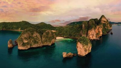 Phi Phi Island Sunrise Group Speedboat Tour
