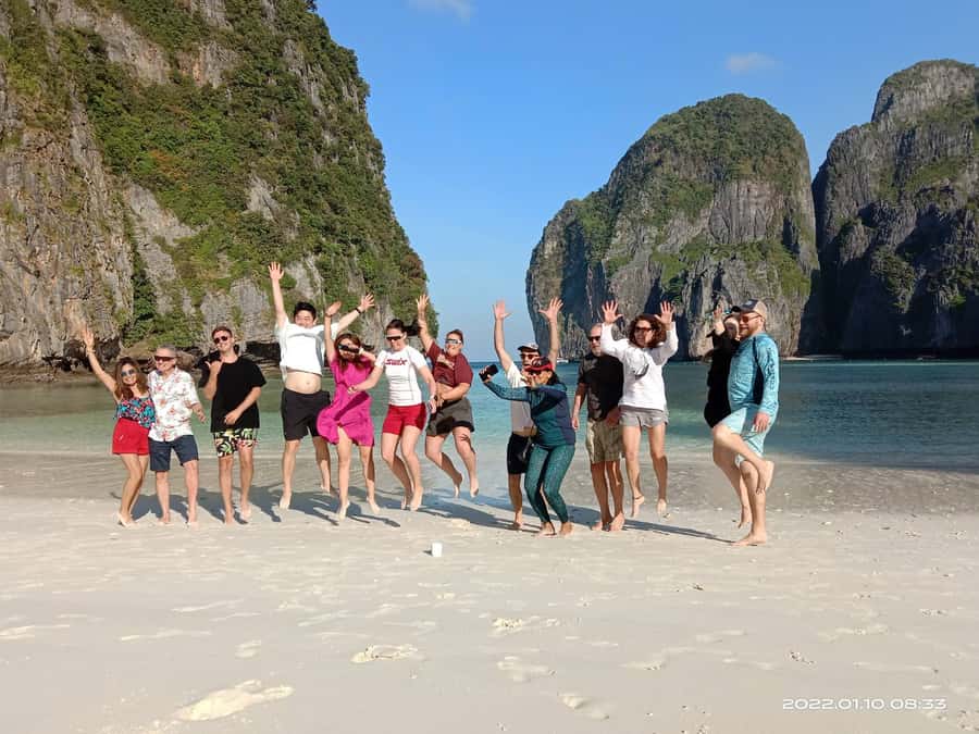 Phuket: Phi Phi Island Sunrise Group Speedboat Tour - Rang Yai is the quiet finish