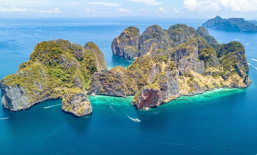 Phuket : Phi Phi Island Trip by Speedboat with Lunch - Snorkeling in shallow water