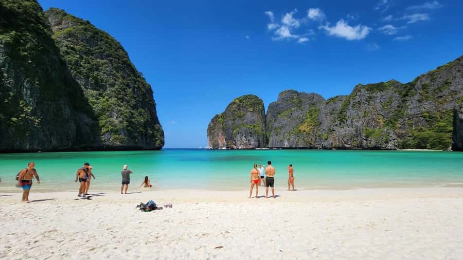 Phuket: Phi Phi & Kai Island Private Speed Boat Tour - What this Phuket boat day is really offering