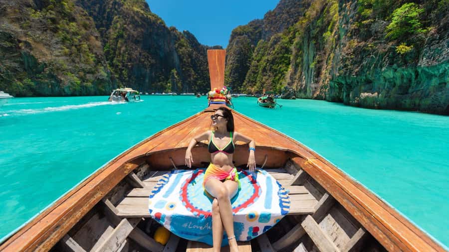 Phuket: Phi Phi Pileh Lagoon Bamboo Island by Speed Boat - Bamboo Island and the final hour