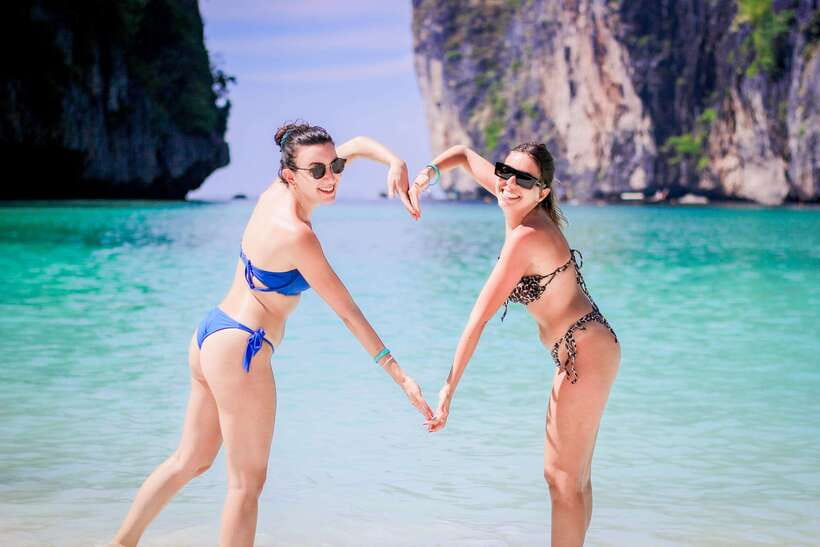 Phuket: PhiPhi, Maya Bay & Khai Island Day Tour with Lunch - Phi Phi Don lunch and free time