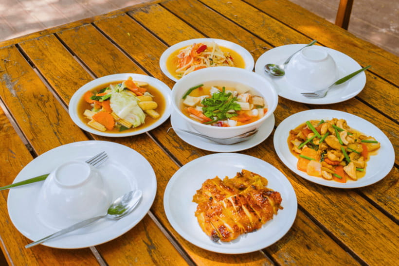 Phuket: Racha and Coral Islands Speedboat Trip with Lunch - Lunch is useful, but keep your expectations modest