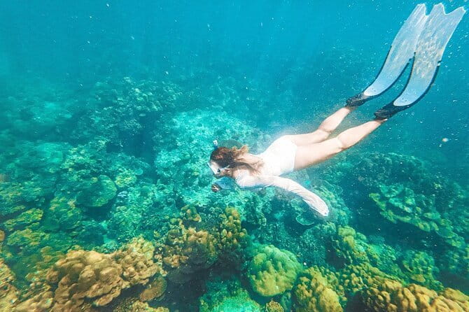 Phuket Speedboat Day Tour to Phi Phi & Maya Bay Highlights - Maya Bay and Loh Sama Bay set the tone