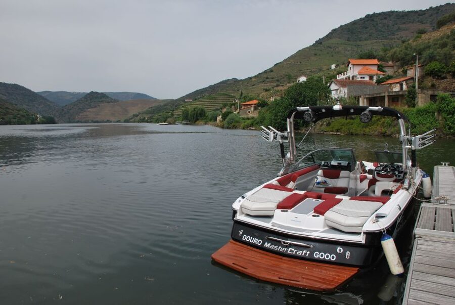 Pinhão: River Douro Speedboat Tour with Water Sports - Key points at a glance