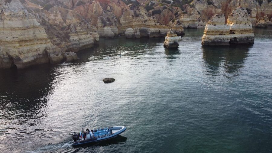 Portimão: Benagil Cave, Marinha Beach Speedboat Tour - Key points at a glance