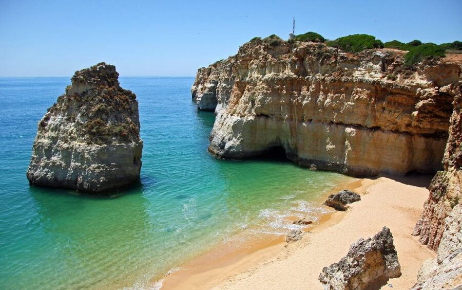 Portimão: Benagil Sea Caves Speedboat Adventure Tour - The guides make the difference