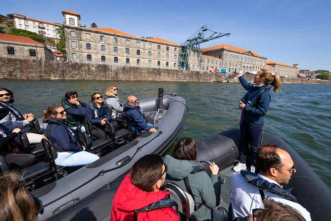 Porto 6 bridges Speedboat Tour along the Douro - Serra do Pilar and the return toward the marina