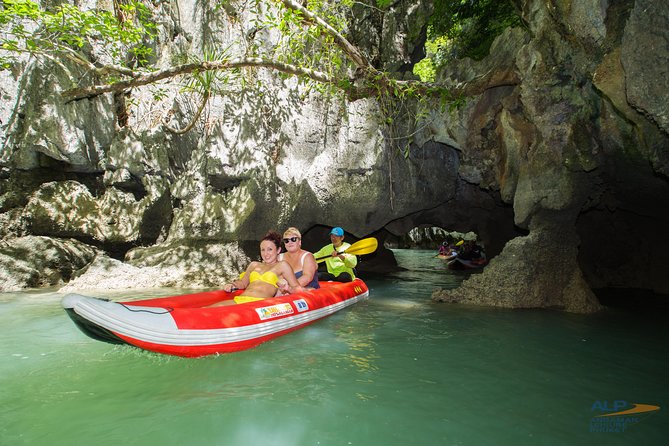 PREMIUM James Bond & Phang Nga bay & 2 Canoes - Buffet lunch and village views at Panyee Island