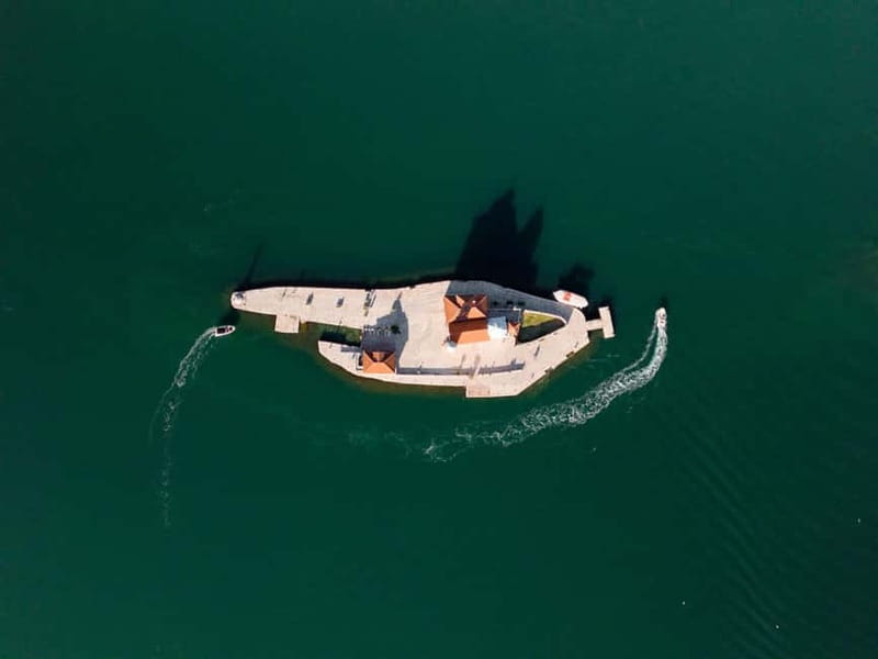Private 2-hour Our Lady of the Rock & Perast by speedboat - Meeting at Kotor’s Sea Gate