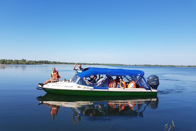 PRIVATE 4-5h speedboat tour to the village Mila23 - The optional fish lunch at a local guesthouse