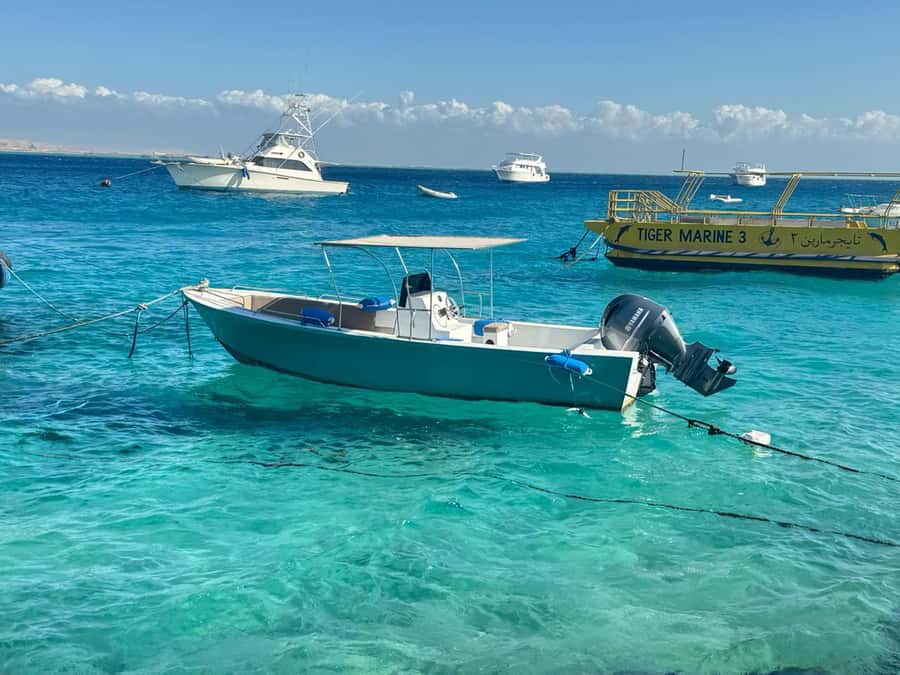 Private 4-Hour Speedboat Trip with Island Stop - Hotel pickup beyond Hurghada