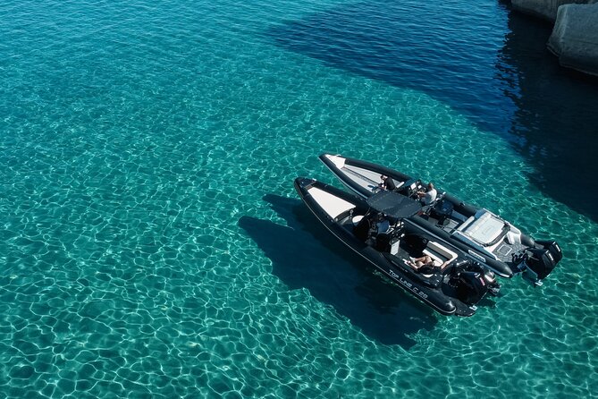 Private Cruise with Speedboat: Kleftiko- Sarakiniko- Sykia cave - Starting in Adamantas, Milos’s natural harbor