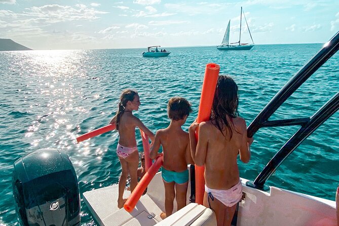 Private Full-Day Speed Boat Tour of St. Martin with Luxury Lunch - Rainbow Cafe provides a social beach lunch
