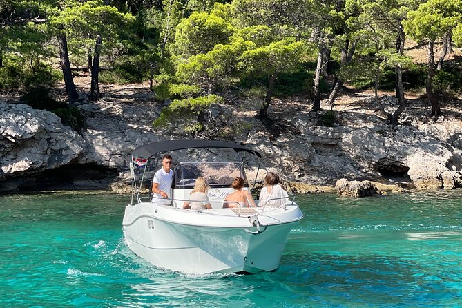 Private Full-Day Tour of Elaphiti Islands by Speedboat - Skippers, service, and the family factor